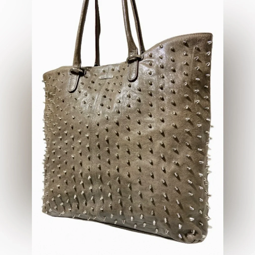 REBECCA MINKOFF RARE
STUDDED LOVERS TOTE excellent condition - Picture 2 of 7